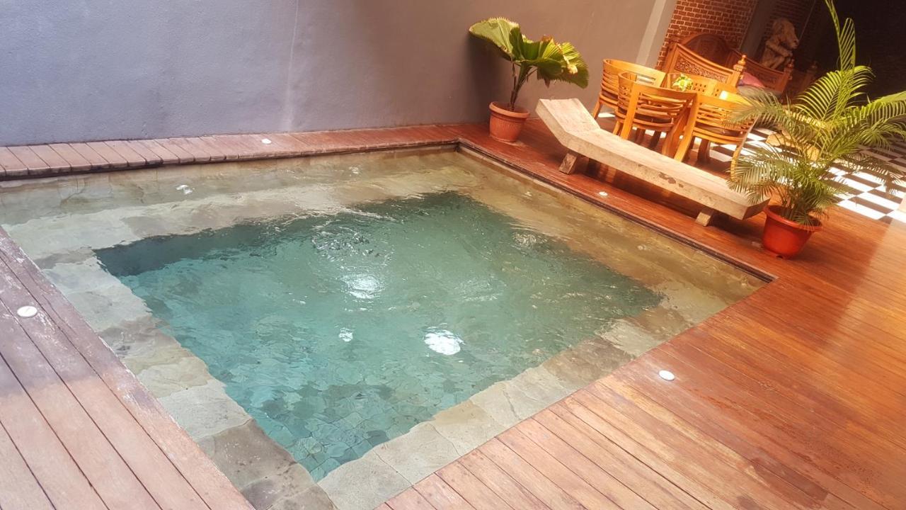 卡云市中心旅馆 庫塔 外观 照片